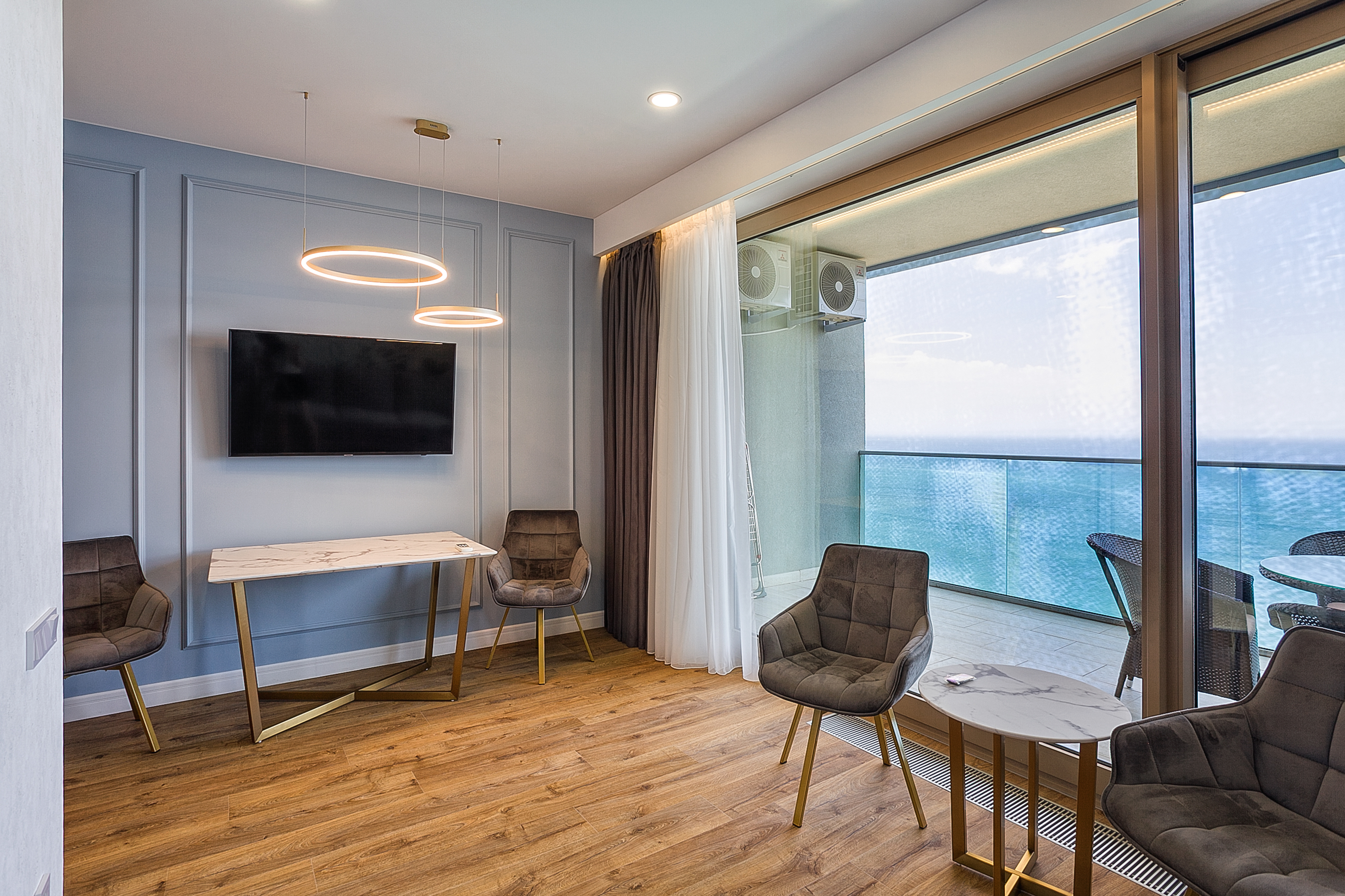 Ялта, Зазеркалье, 3-комн., 85 м², с террасой/балконом